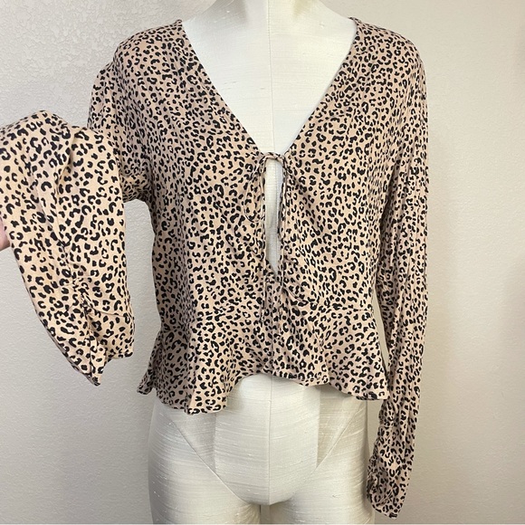 AFRM x Nordstrom Two-Tone Animal Print Long Sleeve Crop Front Tie Blouse - Picture 4 of 9
